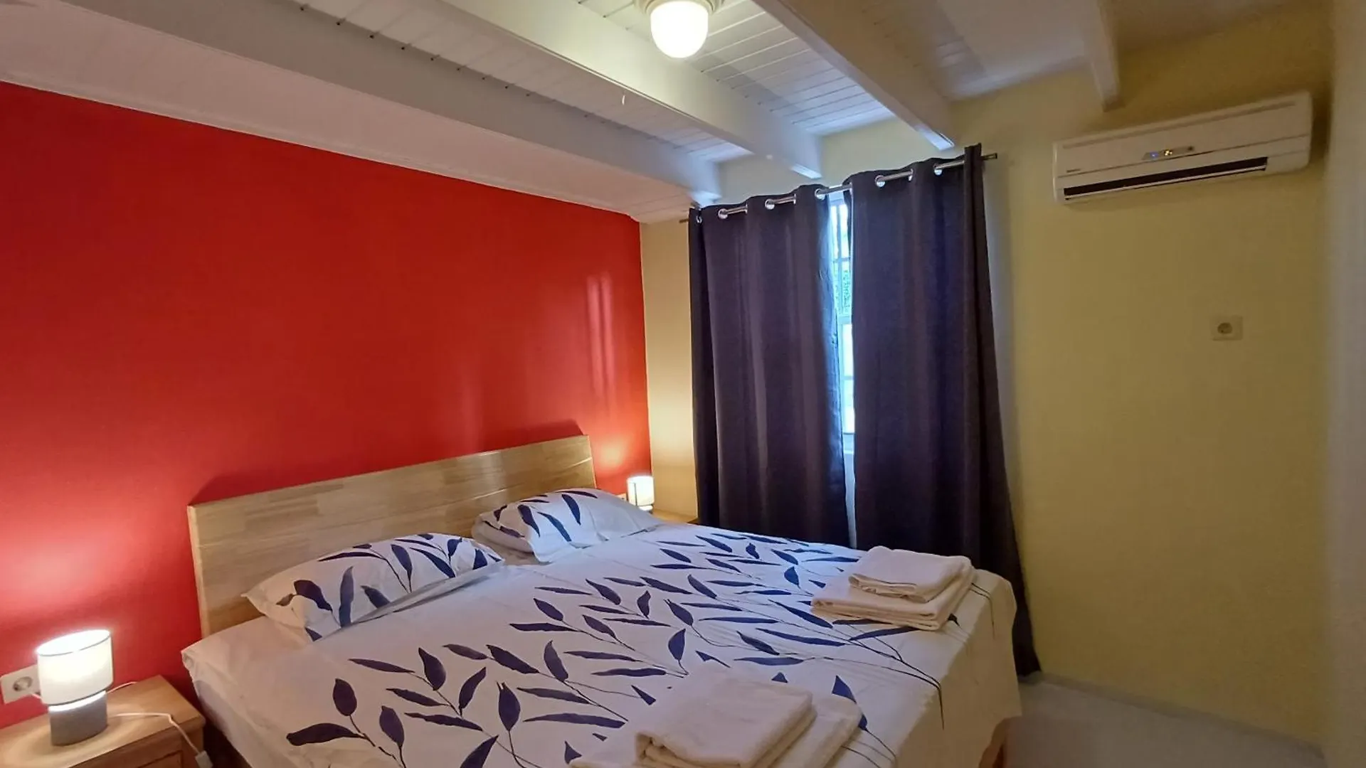 아파트 The Green Turtle Eco Lodge 빌렘스타트
